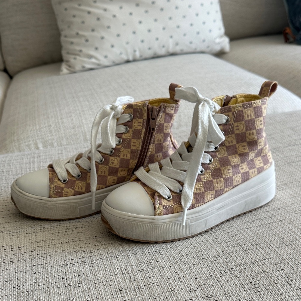 Art Class Pink and White Kids Sneakers